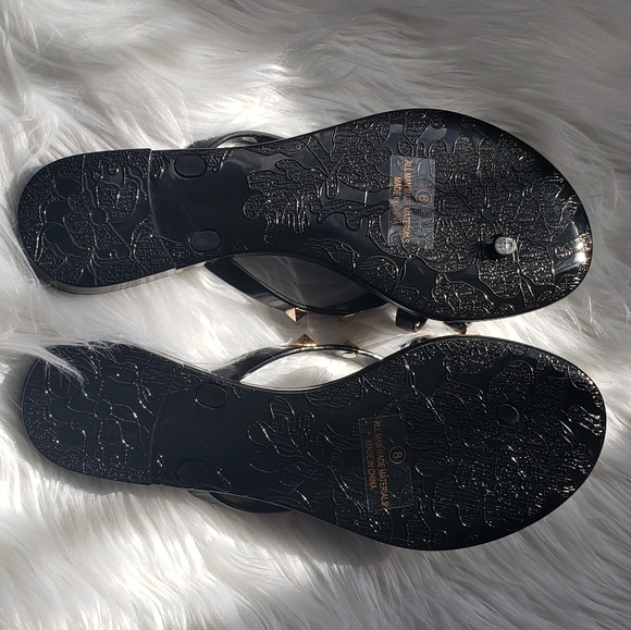 Cute Studded Jelly Sandals - Picture 2 of 4